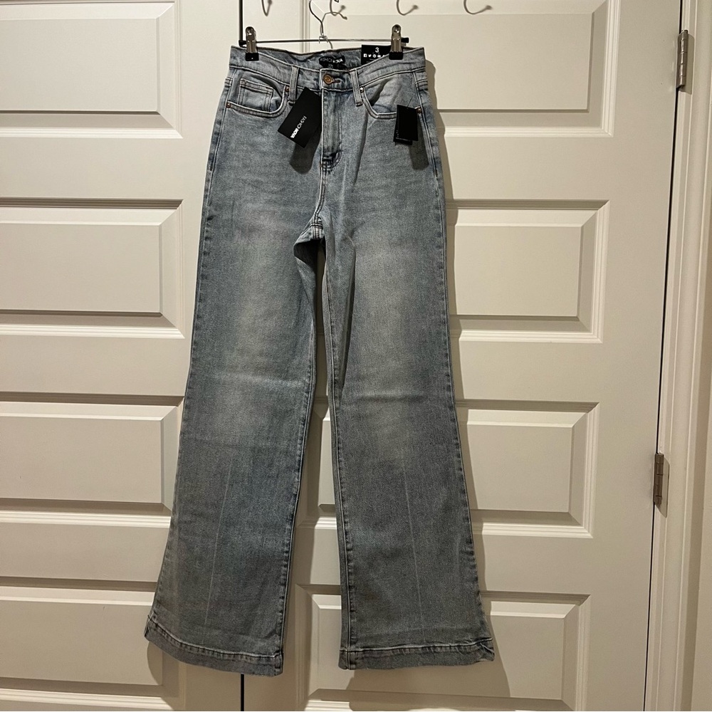 NWT Fashion Nova denim jeans, size 3 (26), never been worn